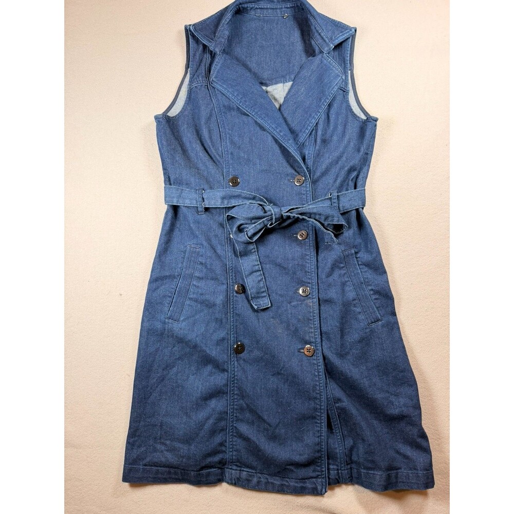 Medium White house black market Sleeve jean bodycon dress